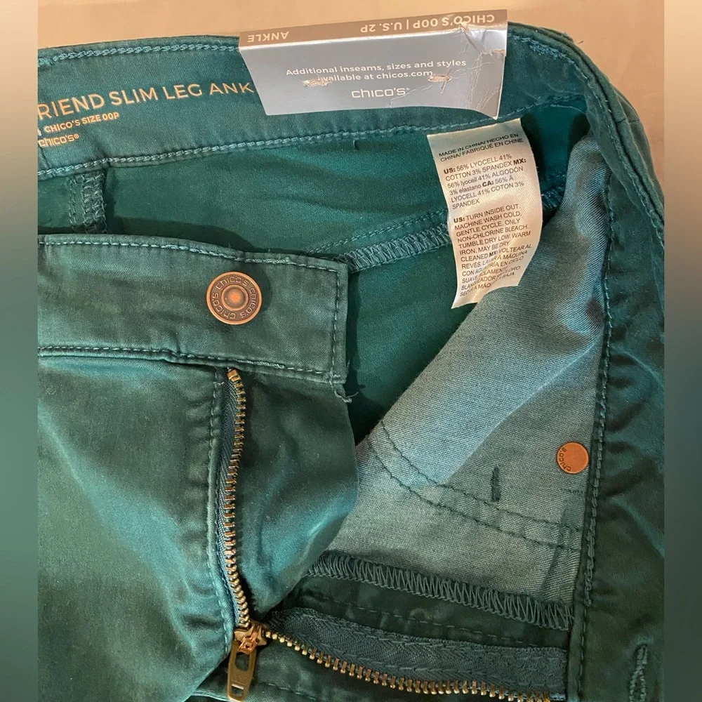 Chicos NWT So Slimming Girlfriend Slim Leg Ankle Jasper Green Jeans 00P - Picture 2 of 7